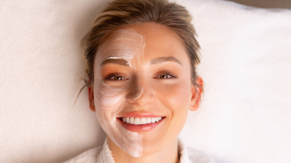 Gesichtsbehandlung Gesichtsbehandlung